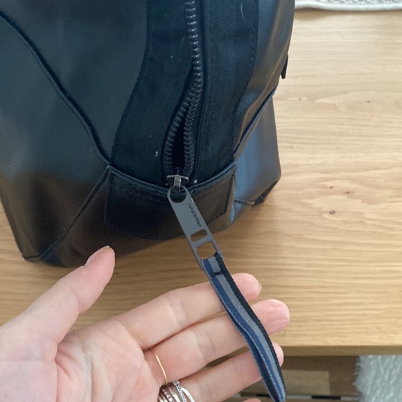 Lululemon gym bag in perfect condition - Picture 4 of 5